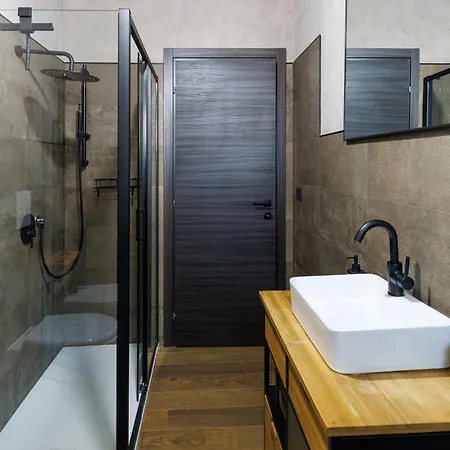 Industrial Loft In - Metro C To Colosseum *