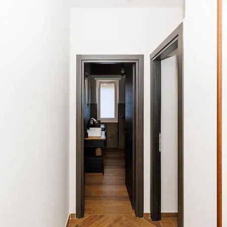 Industrial Loft In - Metro C To Colosseum Apartment Rom