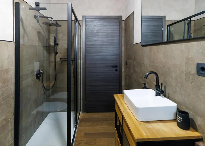 Industrial Loft In - Metro C To Colosseum *